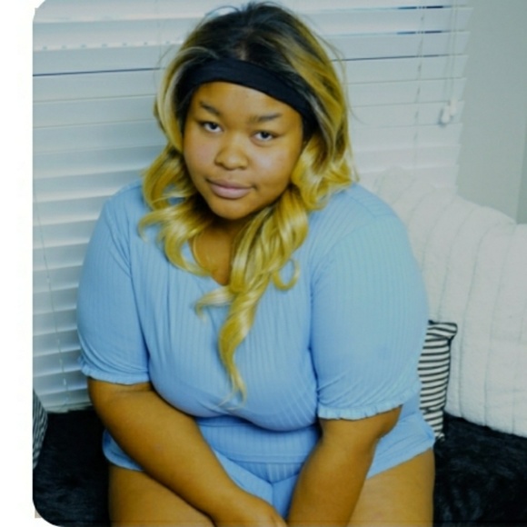shenettiewhite